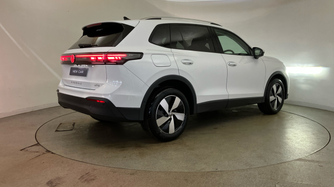 Volkswagen Tiguan 1.5 eTSI Match 5dr DSG Petrol Estate - Image 41